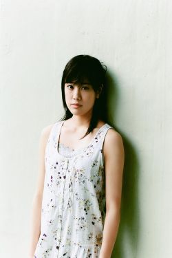 不穿内衣的瑜伽女教练